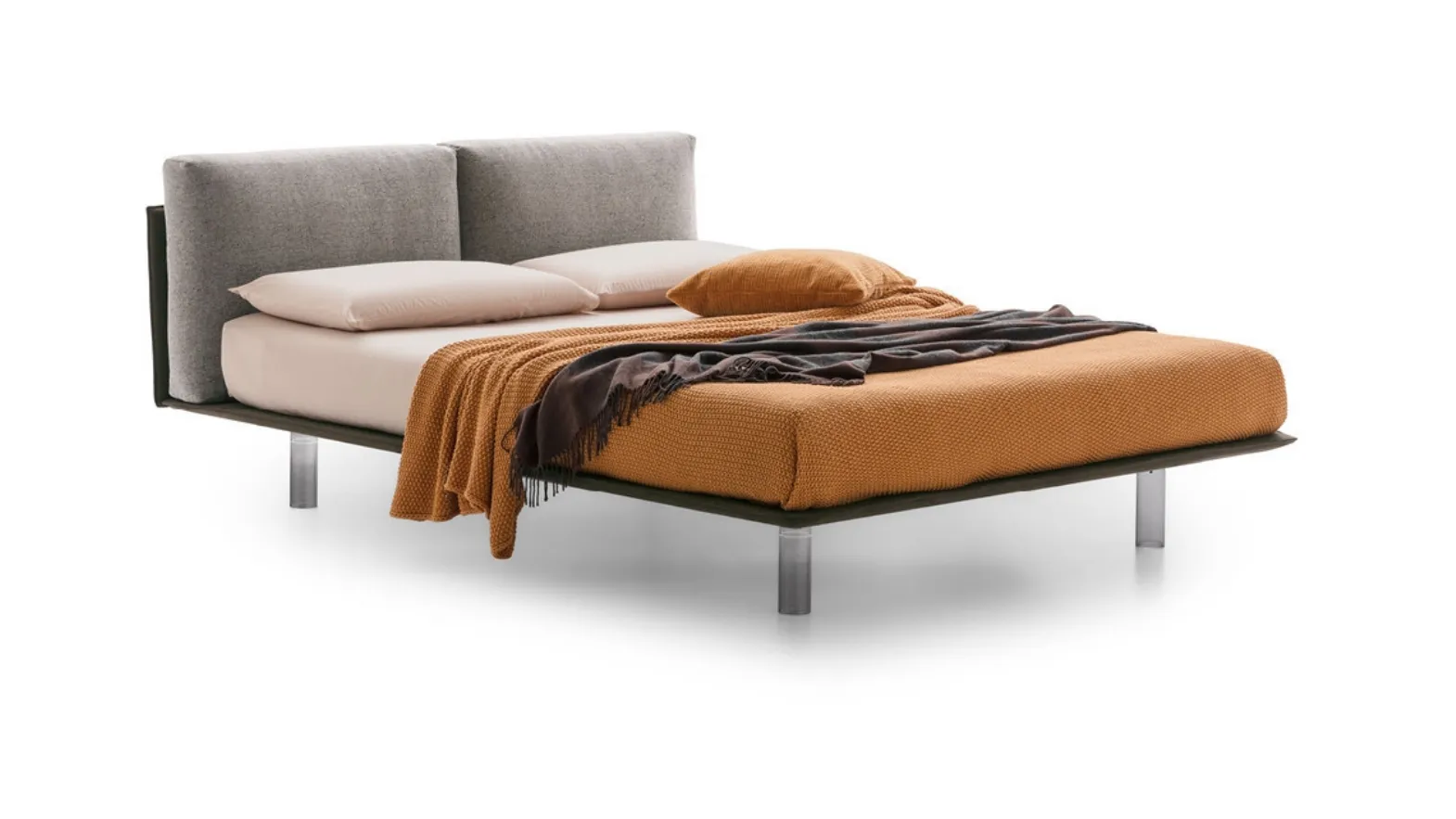 Le Comfort Essential padded bed.