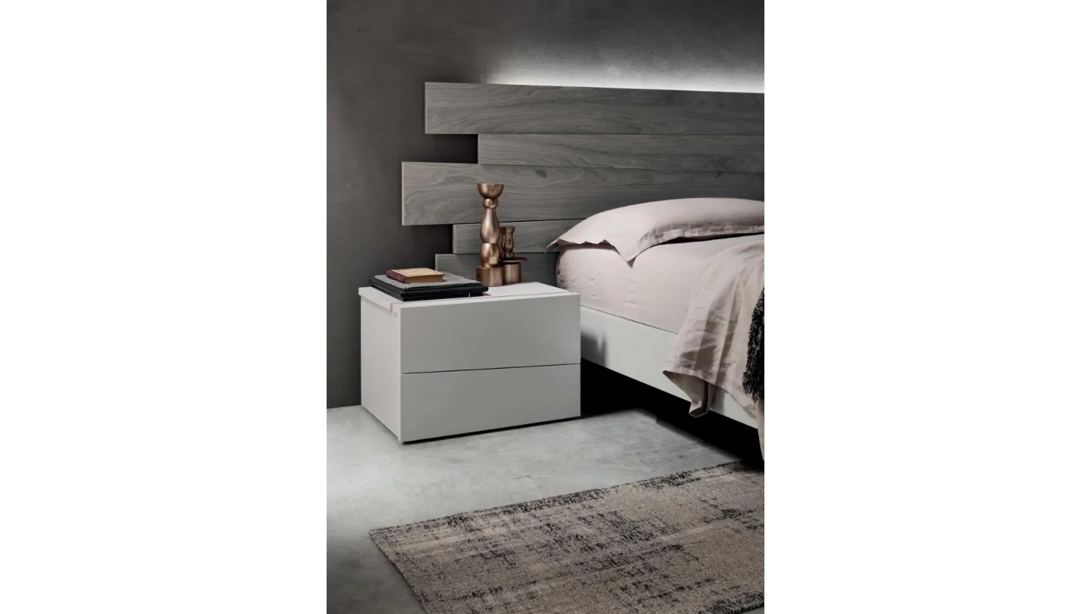 Bedside table Scuderia in Maronese Acf lacquered