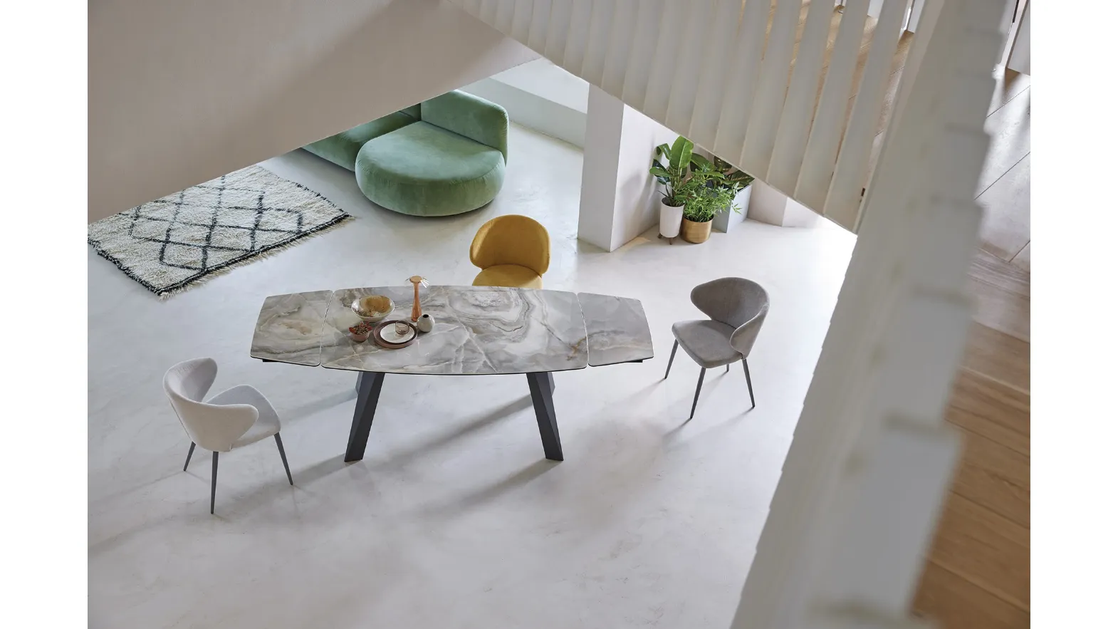 Extensible Levante T54 table with ceramic top by Friulsedie.